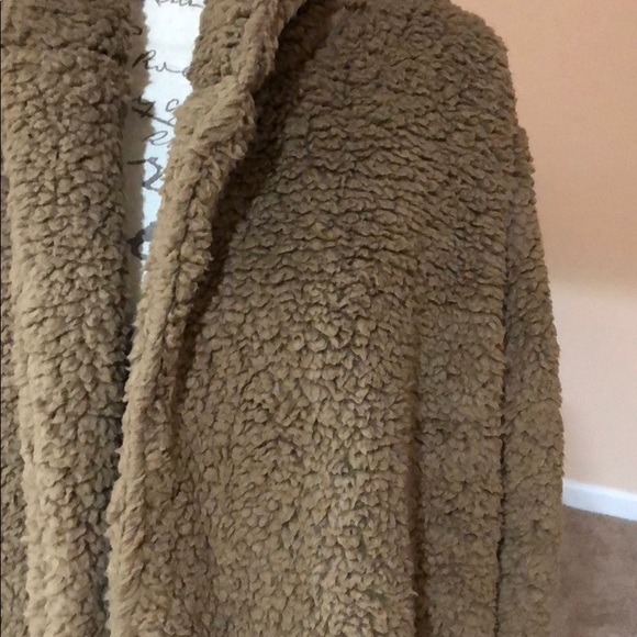 5⭐️RESTOCK MOCHA FAUX FUR oversized- hoodie Jacket - Picture 7 of 8